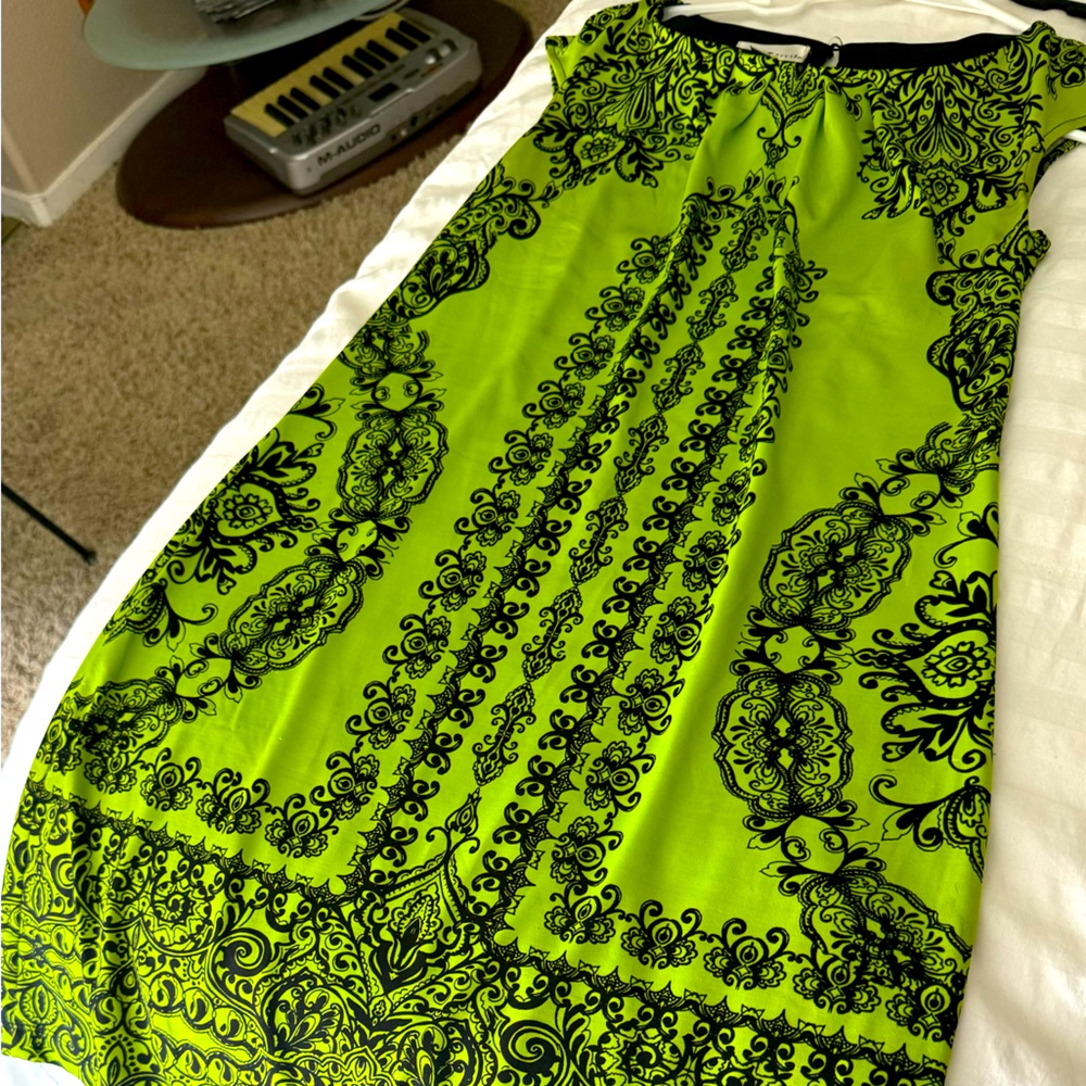 Lime Green and Black beautiful bodycon, it's a midi